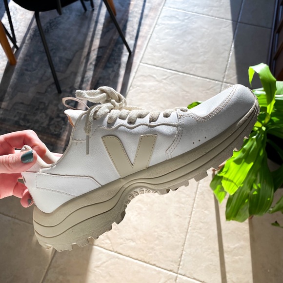 Veja Venturi - white Pierre - Picture 1 of 5